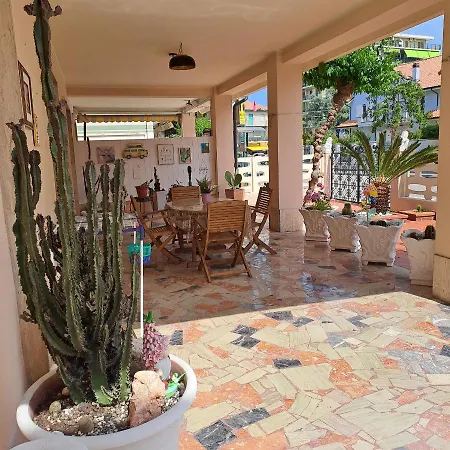 Apartment Bouganville Casa Ambiente Climatizzato Con Wi Fi Pineto