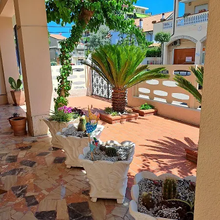 Bouganville Casa Ambiente Climatizzato Con Wi Fi * ピネート